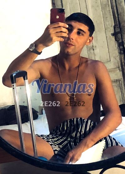 Emanuel, Hombre en Centro