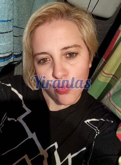 Leonela 097768829, Mujer que hace videollamadas y sexting