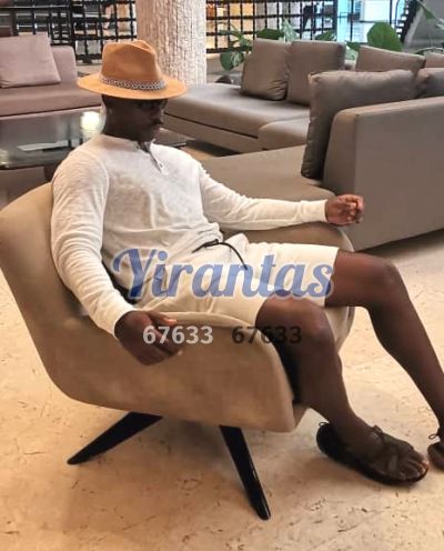 Adriano 98447137, hombre que da masajes eróticos en Pocitos