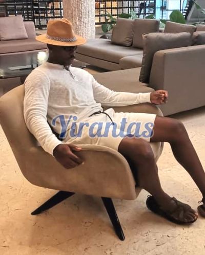 Adriano 98447137, hombre que da masajes eróticos en Pocitos