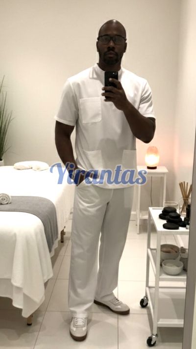 Adriano 98447137, hombre que da masajes eróticos en Pocitos