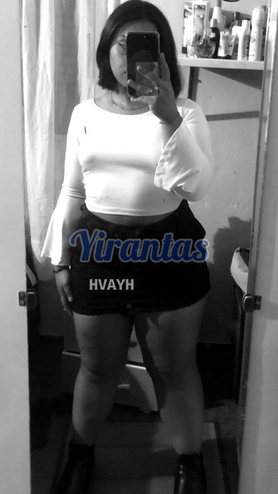 Mel, mujer que hace videollamadas y sexting