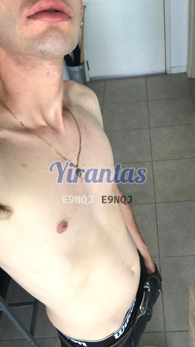 Kelon, hombre en Punta del Este