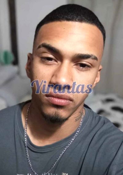 Omar Aguilar 099401793, hombre en Salinas