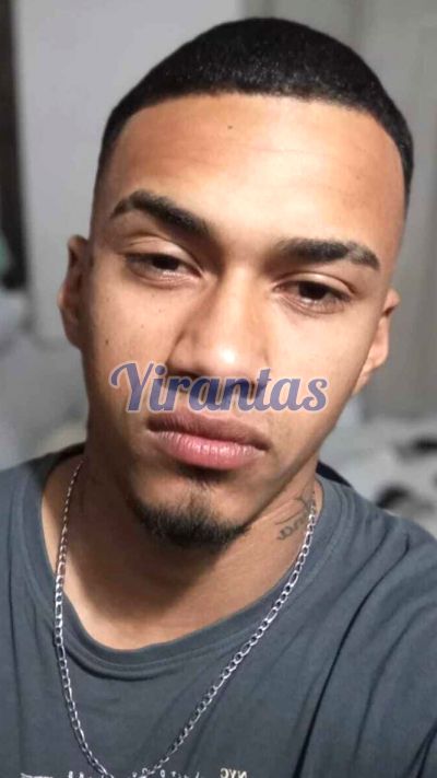 Omar Aguilar 099401793, hombre en Salinas